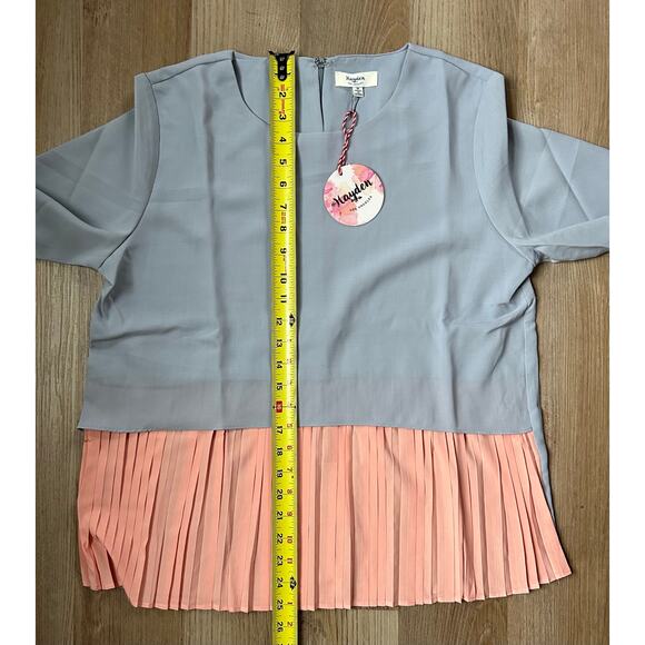 Hayden Los Angeles Back Zip Blouse in Blue and Pink Size M - Picture 6 of 6